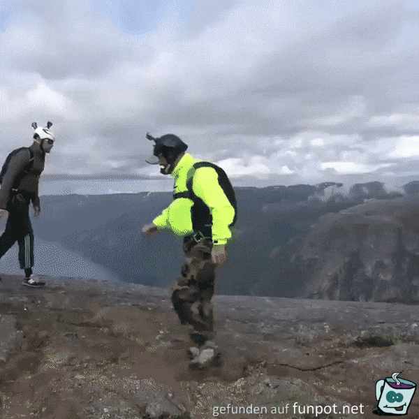 Base Jump von Berg Base Jump von Berg