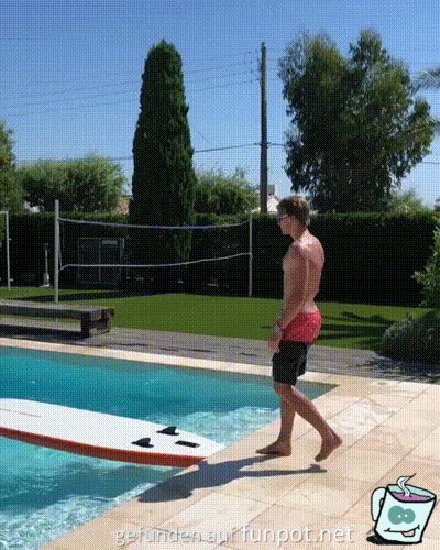 Surfen im Pool Surfen im Pool