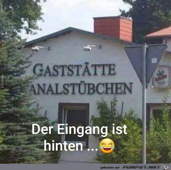 Der Eingang ist hinten