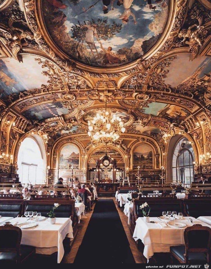 Traun blue Restaurant in Paris