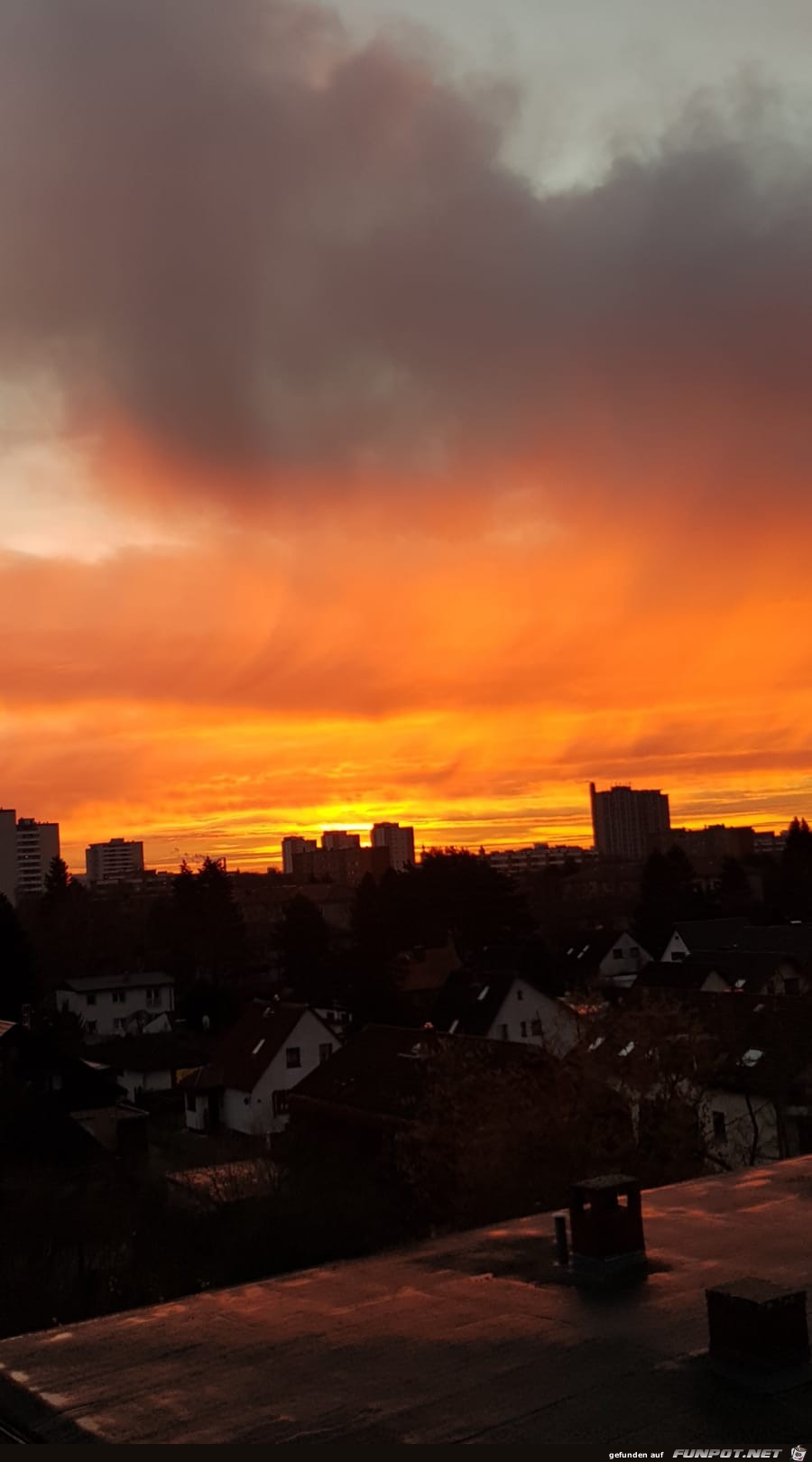 Sonnenaufgang ueber Berlin