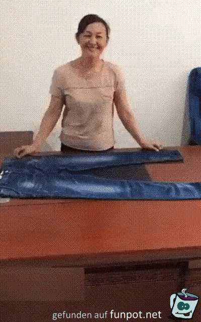 So legt man eine Hose zusammen So legt man eine Hose zusammen