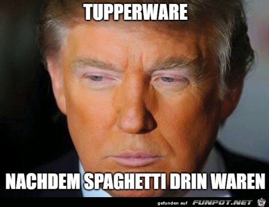 Tupperware nach Spaghetti mit Tomatensauce