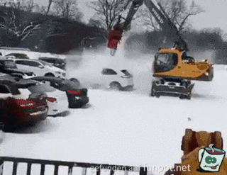 Autos werden schneefrei gemacht Autos werden schneefrei gemacht