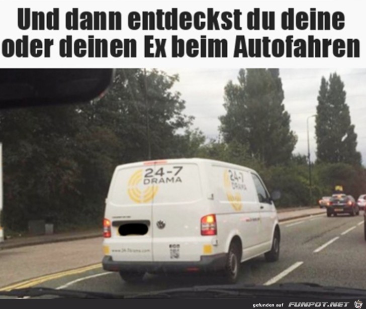 Eine Ex beim Autofahren