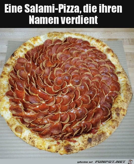 Das ist mal eine ordentliche Salami-Pizza