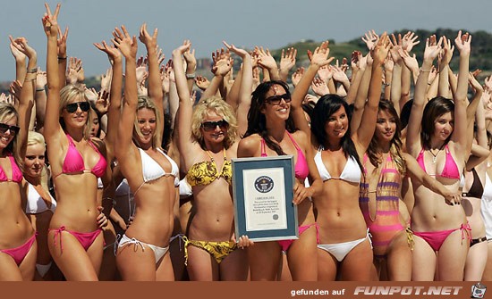 Bikini-World-Record! Das sind ein paar Damen in Bikinis ;-)