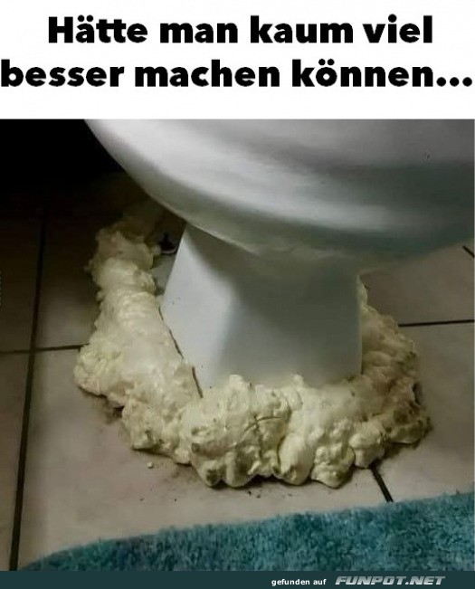 Improvisierte Toilette mit Schaumabdichtung