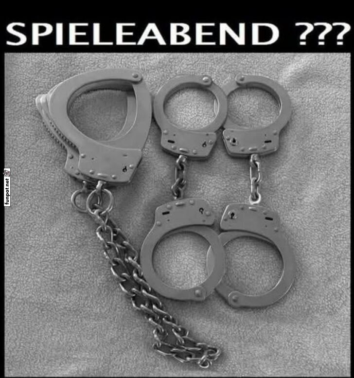 Spieleabend mit ungewöhnlichen Requisiten Spieleabend mit ungewöhnlichen Requisiten