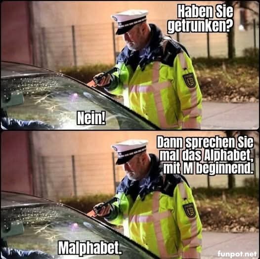 Polizist überprüft Trunkenheit mit Witz Polizist überprüft Trunkenheit mit Witz