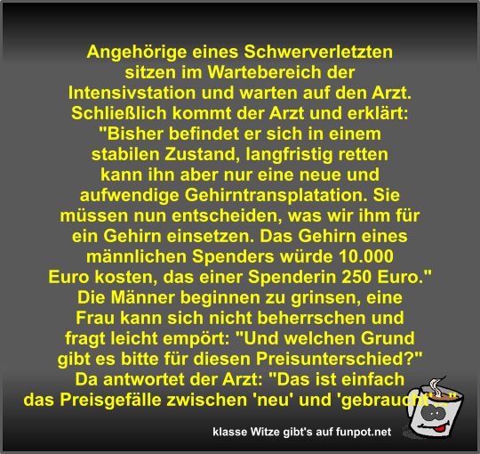 Angehörige eines Schwerverletzten sitzen im Wartebereich... Angehörige eines Schwerverletzten sitzen im Wartebereich...