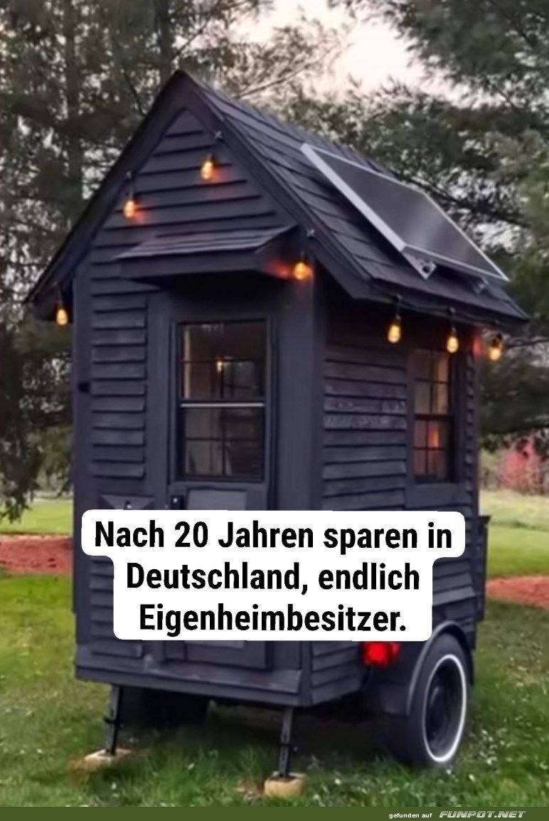 Kleines Haus als lustiger Eigenheim-Witz Kleines Haus als lustiger Eigenheim-Witz