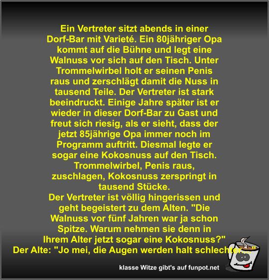 Ein Vertreter sitzt abends in einer Dorf-Bar mit Varietè Ein Vertreter sitzt abends in einer Dorf-Bar mit Varietè