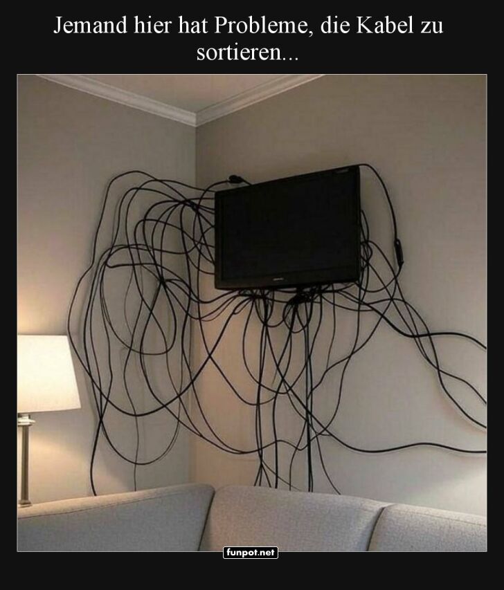 Kabelchaos hinter dem Fernseher Kabelchaos hinter dem Fernseher