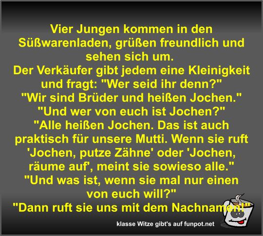 Vier Jungen kommen in den Süßwarenladen Vier Jungen kommen in den Süßwarenladen
