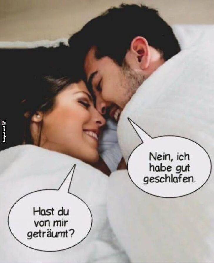 Paar im Bett mit lustigem Dialog Paar im Bett mit lustigem Dialog