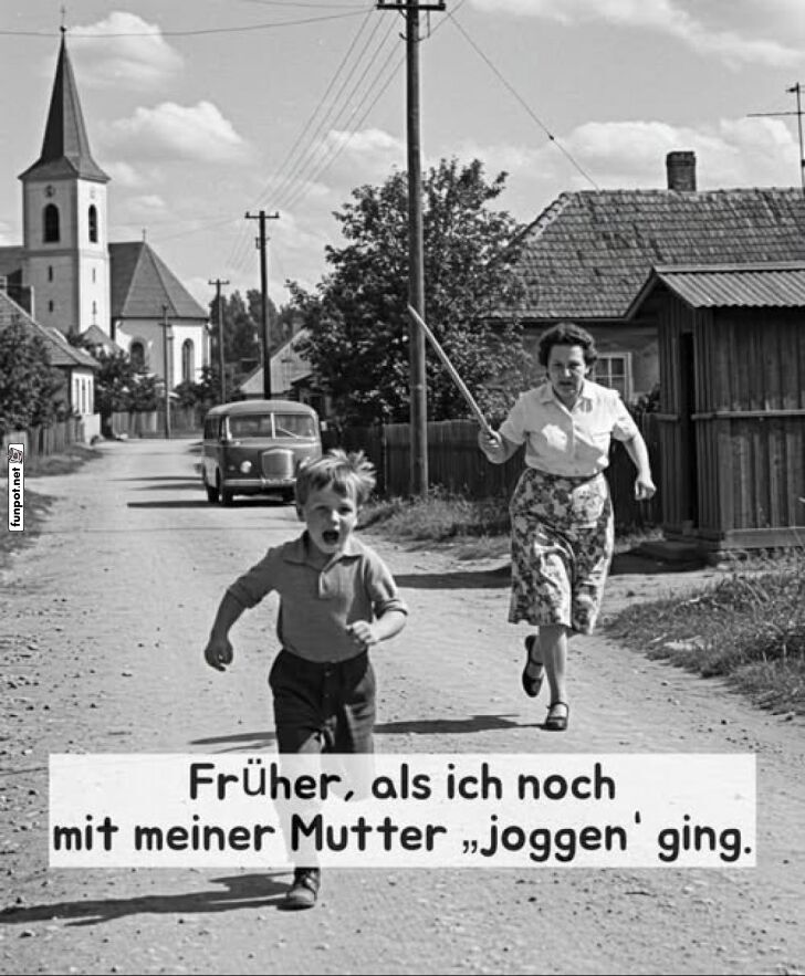 Nostalgisches Foto: Kind und Mutter beim 'Joggen' Nostalgisches Foto: Kind und Mutter beim 'Joggen'
