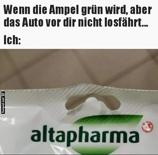 Geduldsprobe an der grünen Ampel Geduldsprobe an der grünen Ampel