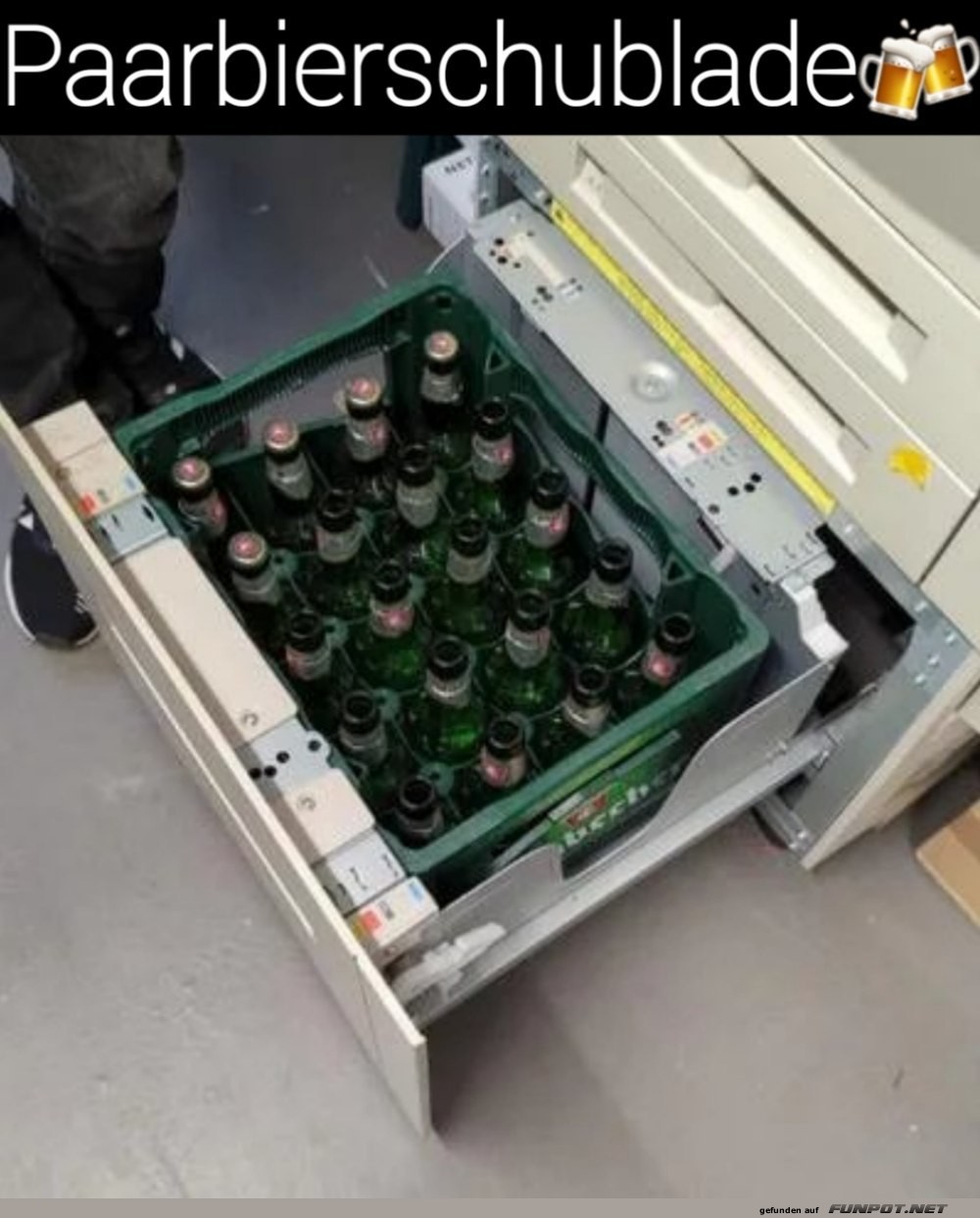Das Bürogeheimnis: Bierschublade! Das Bürogeheimnis: Bierschublade!