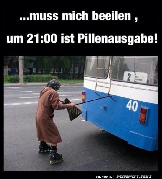 Rollstuhl-Express zur Pillenausgabe Rollstuhl-Express zur Pillenausgabe