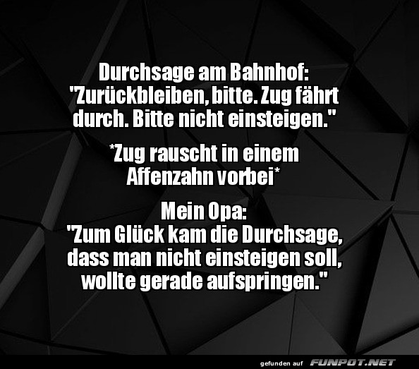 Opa vs. Zug: Ein Duell am Bahnsteig