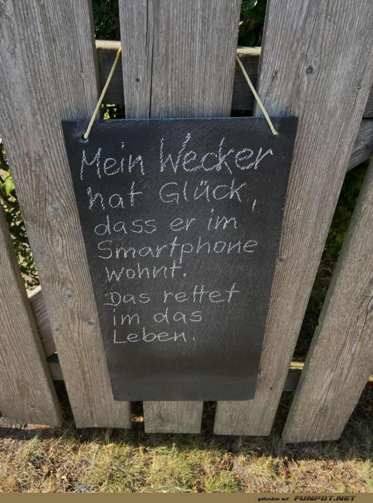 Wecker zeigt Smartphone-Skills!