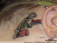 cooles Ohrentattoo
