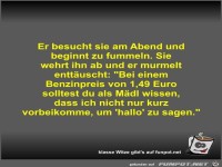 Er besucht sie am Abend und beginnt zu fummeln