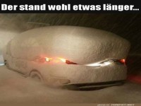 Schneeskulptur oder Auto?