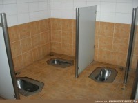 800px-c3b6ffentliches wc in china