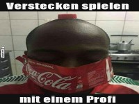 Versteckspiel-Meister: Dosenprofi am Werk!