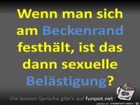 Am Beckenrand festhalten