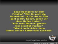 Spazierg�ngerin auf dem Friedhof