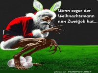 Weihnachtsmann mit Zweitjob als Osterhase