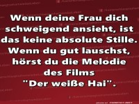 Humorvolle Stille zwischen Paaren