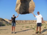guter Trick.Einfach einen Stein vors Objektiv heben
