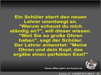 Ein Sch�ler starrt den neuen Lehrer unentwegt an