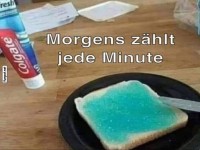 Toast mit Zahnpasta statt Aufstrich