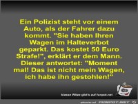 Ein Polizist steht vor einem Auto