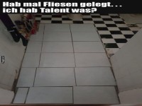 Fliesenleger in der Schr�glage