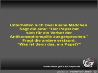 Unterhalten sich zwei kleine M�dchen