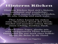 hinterm Rücken......