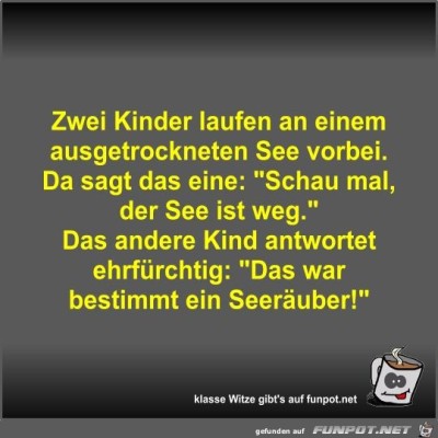 Zwei-Kinder-laufen-an-einem-ausgetrockneten-See-vorbei.jpg von Fossy