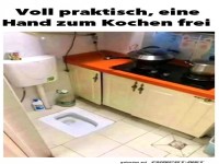 K�che mit ungew�hnlichem Toilettendesign