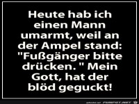 einen Mann umarmt.....