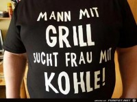 Mann mit Grill