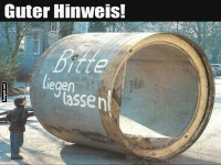 Witzige Notiz auf Rohr