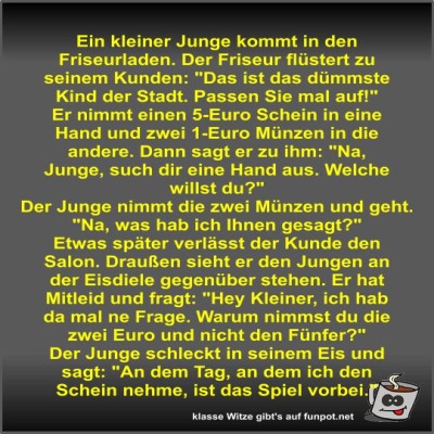 Ein-kleiner-Junge-kommt-in-den-Friseurladen.jpg von Fossy