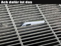 Optimistisches Gitter: Handy im Safe!
