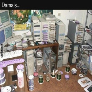 Als-CD-Stapel-Hightech-waren.jpg von Bela